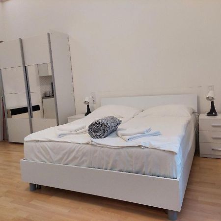 Aparthotel Ai Quattro Angeli à Prague Extérieur photo