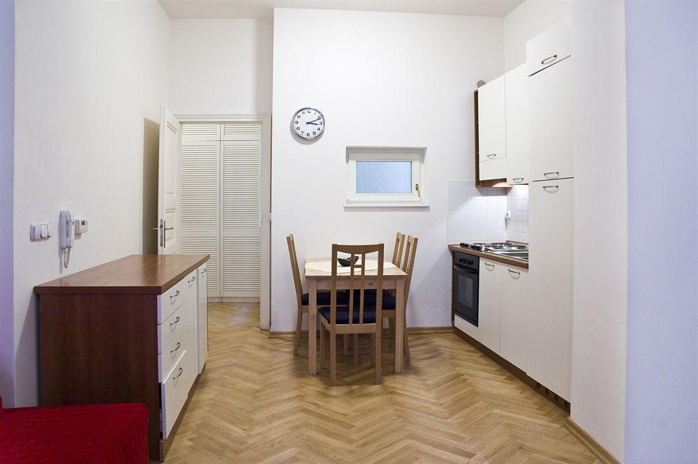 Aparthotel Ai Quattro Angeli à Prague Extérieur photo