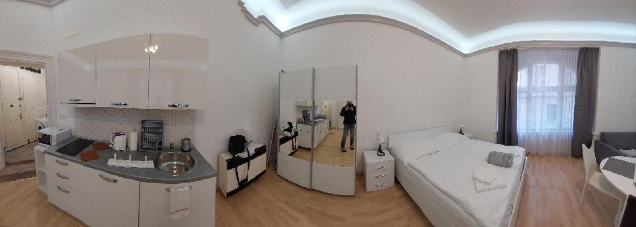 Aparthotel Ai Quattro Angeli à Prague Extérieur photo