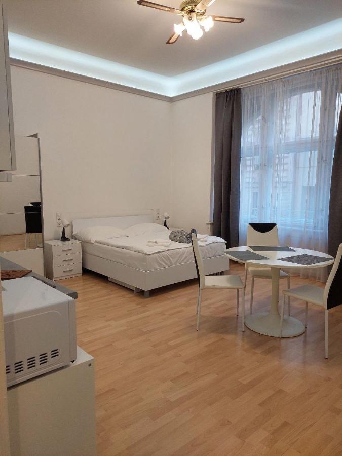 Aparthotel Ai Quattro Angeli à Prague Extérieur photo