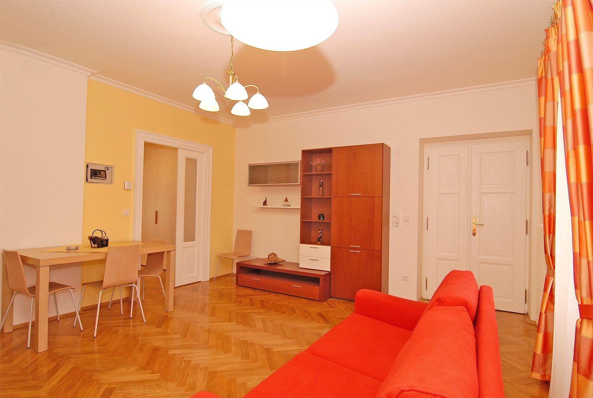 Aparthotel Ai Quattro Angeli à Prague Extérieur photo